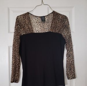 Long sleeve. Leopard top